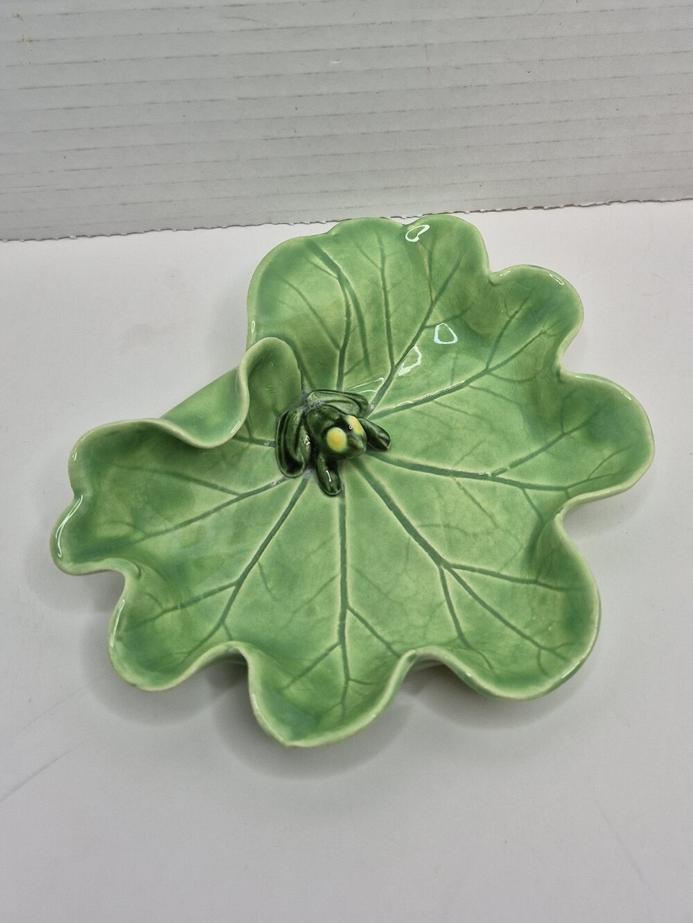 Frog On Lily Pad Ceramic Trinket Dish RARE